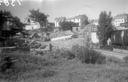 På bildet fotografert fra sør-øst, ser vi arbeidet med grunn