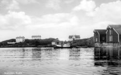 Dublett. Postkort "; 242"; ";Strømmen, Smøla"; Foto fra naus