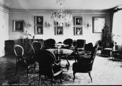 Stua i Knudtzongården (Fra Nordmøre Museums fotosamling)