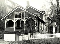 Foto fra et bolighus, trolig i Vågen i Kristiansund. Se også