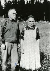 Portrett av Kari og Torvald Langedragslien.