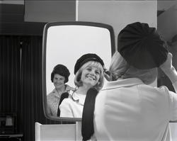 Student og mor i speil