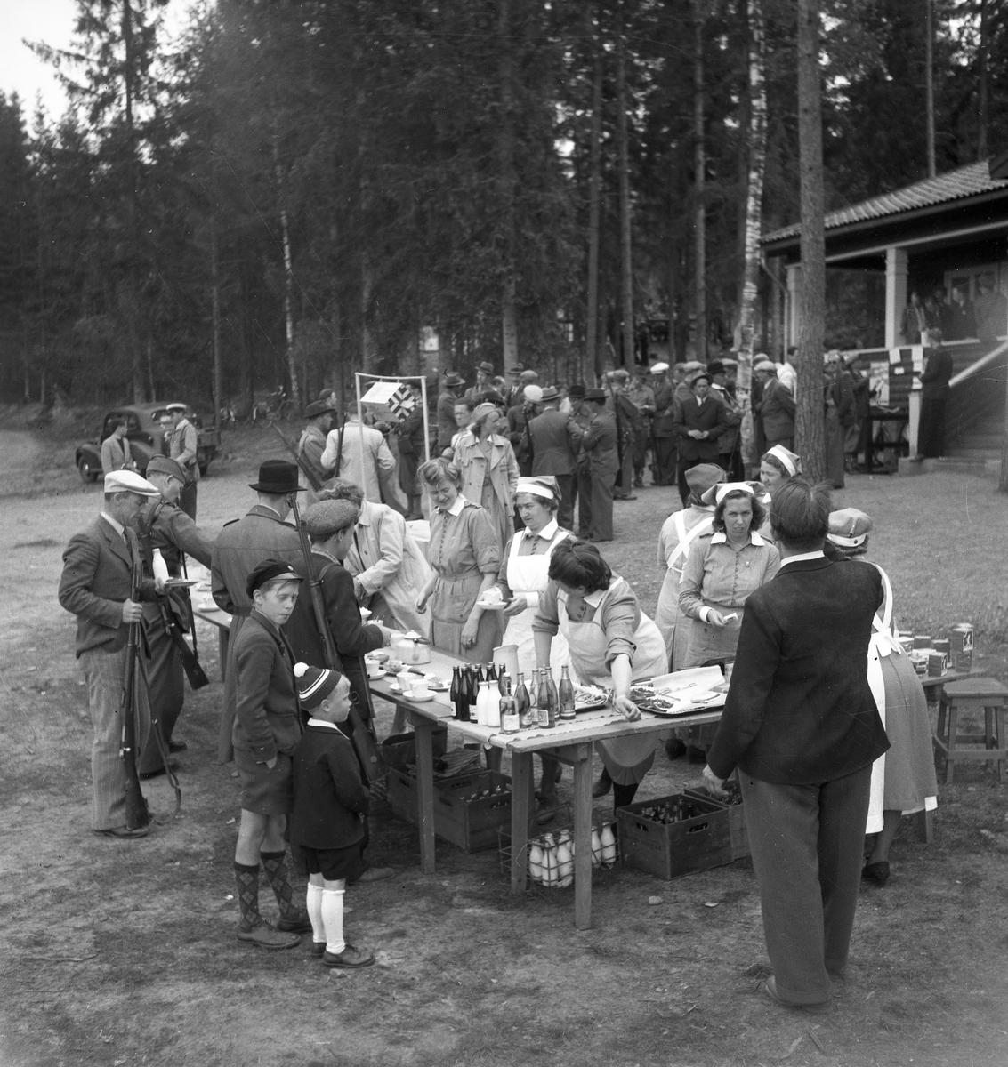 Skyttetävling med utspisning 1945.