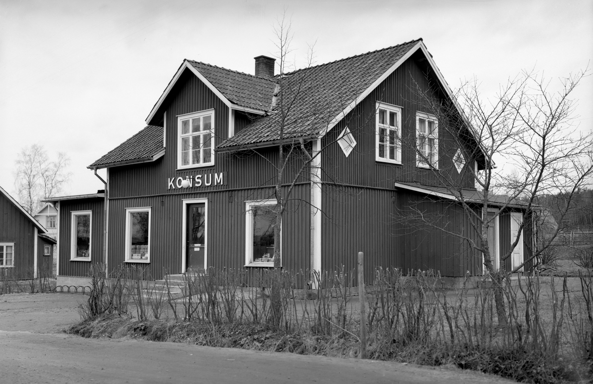 Konsumbutik i Ottebol, Arvika, fotograferad 8/4 1949.