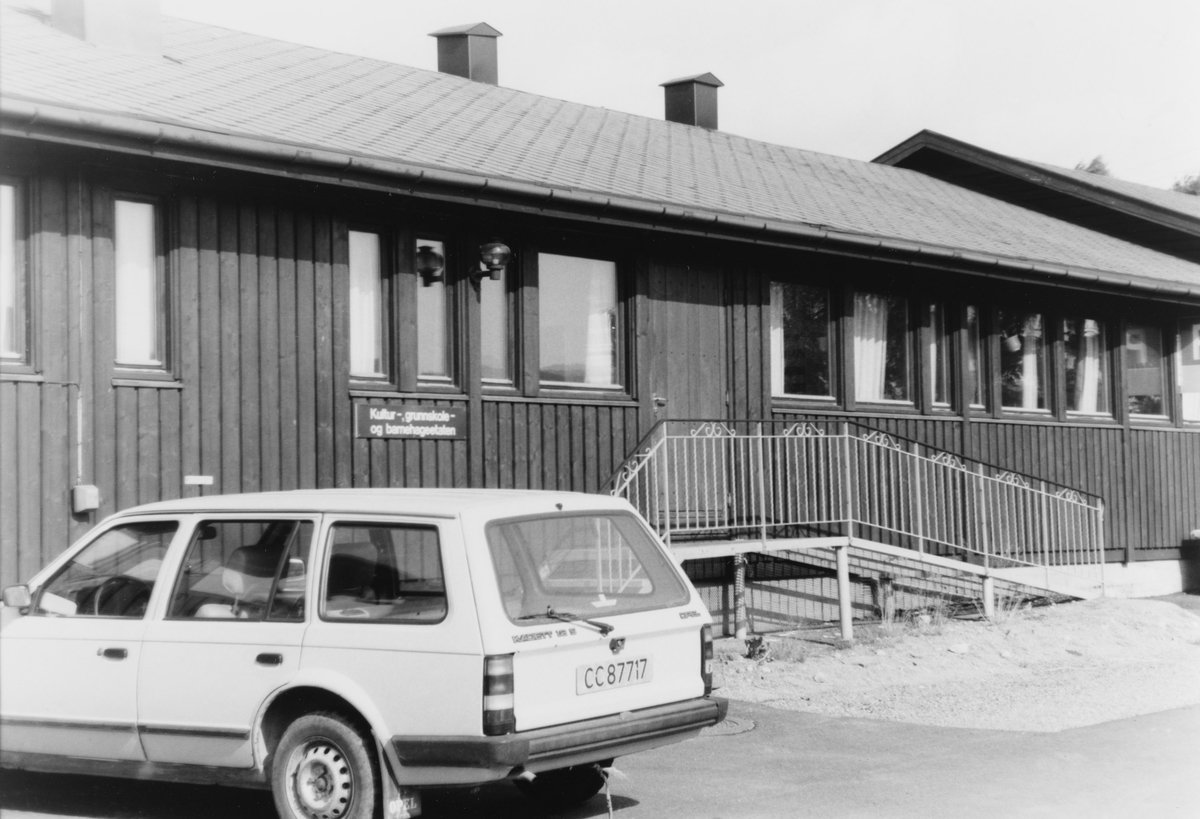 Nittedal kommunes kultur-, grunnskole- og barnehageetat (KGB-etaten)holdt til i en brakkebygning på 90-tallet.