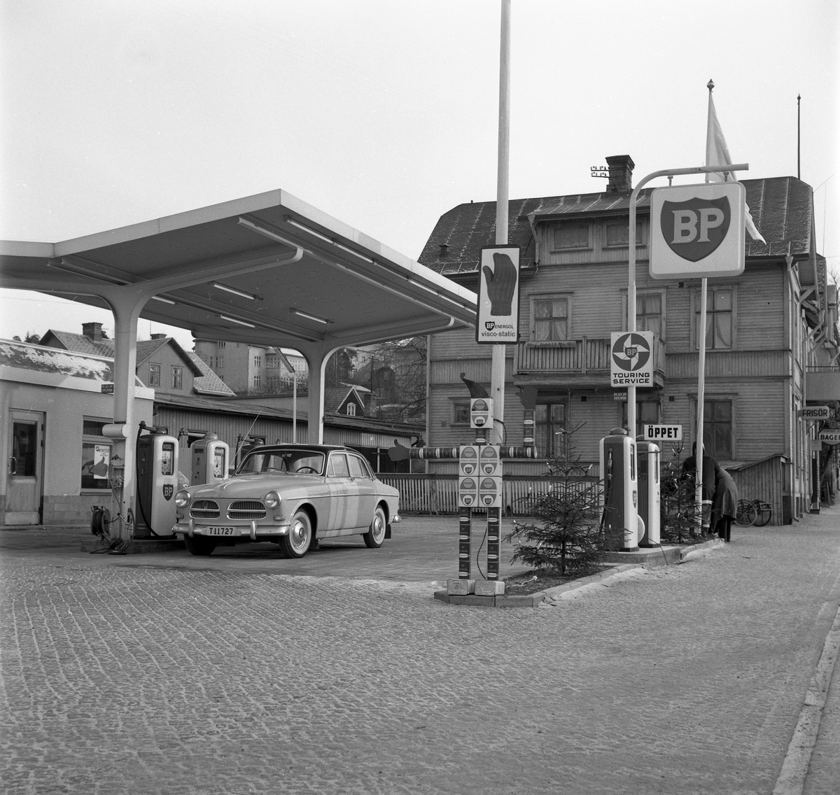 BP i Arvika 59-01-13. Macken låg på den tidigare Kyrkogatan mellan Kyrkogatan/Repslagaregatan och Fallängsvägen.