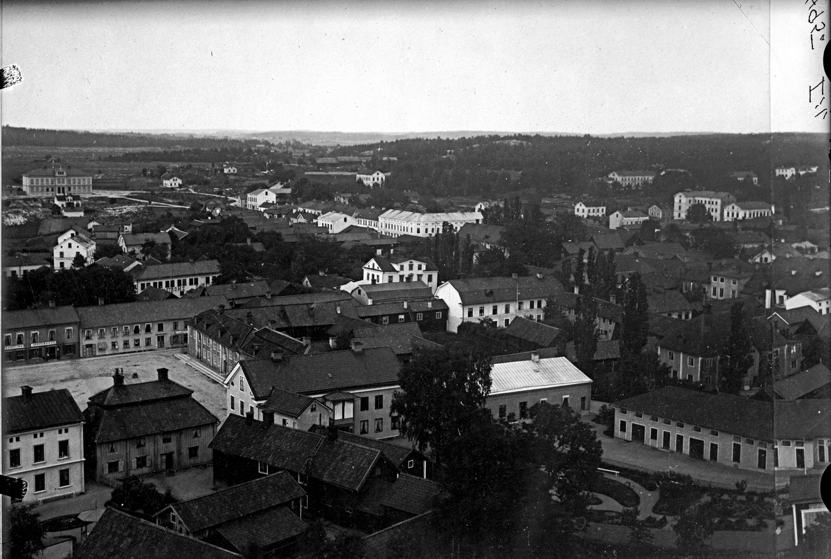 Stora torget från kyrktornet före branden, 1889.
Fotograf C Billberg.