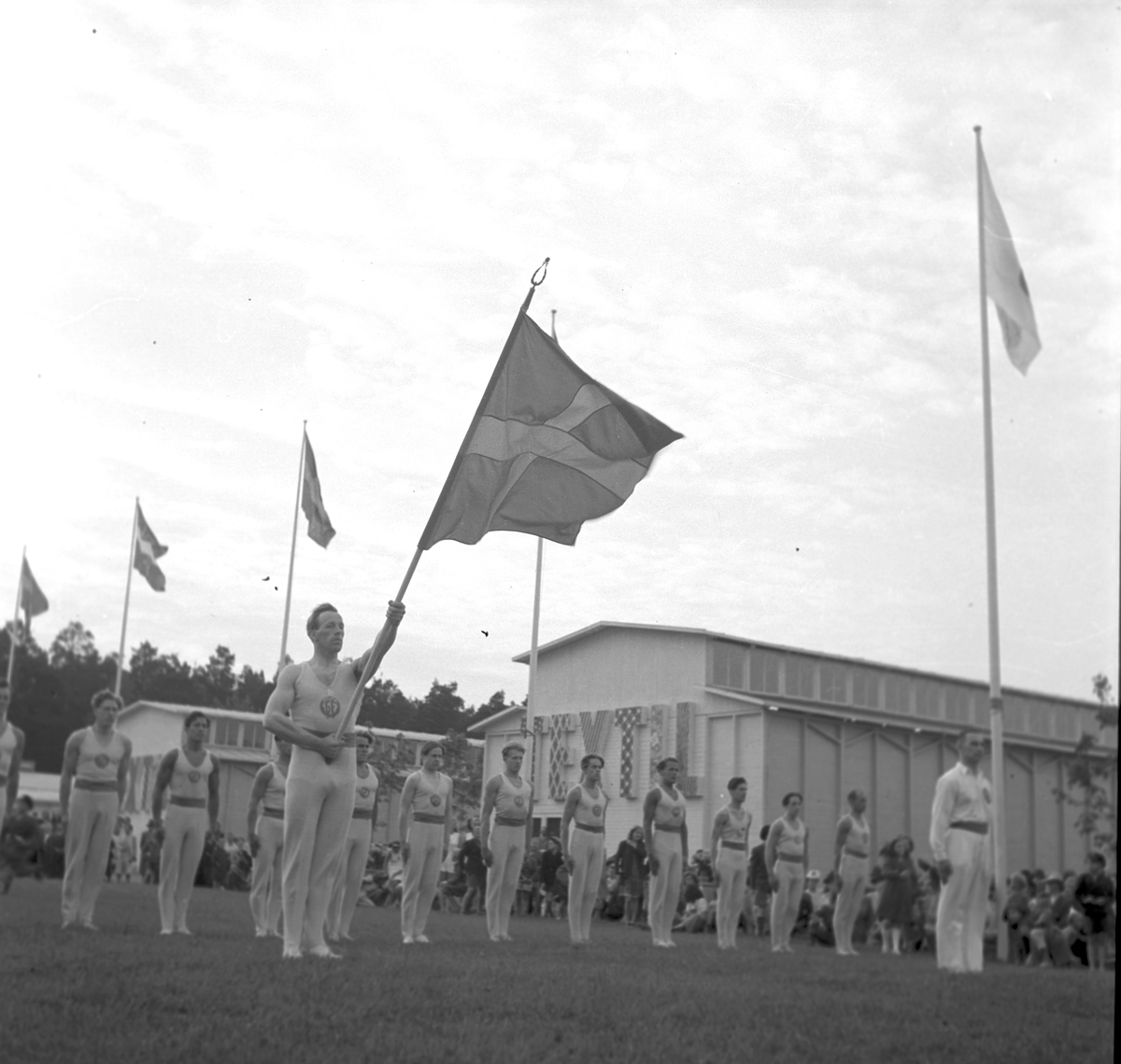 Gävleutställningen 1946
arrangerades 21 juni - 4 augusti. En utställning med anledning av Gävle stads 500-årsjubileum. På 350.000 kv.m. visade 530 utställare sina produkter. Utställningen besöktes av ca 760.000 personer.

Gymnastik