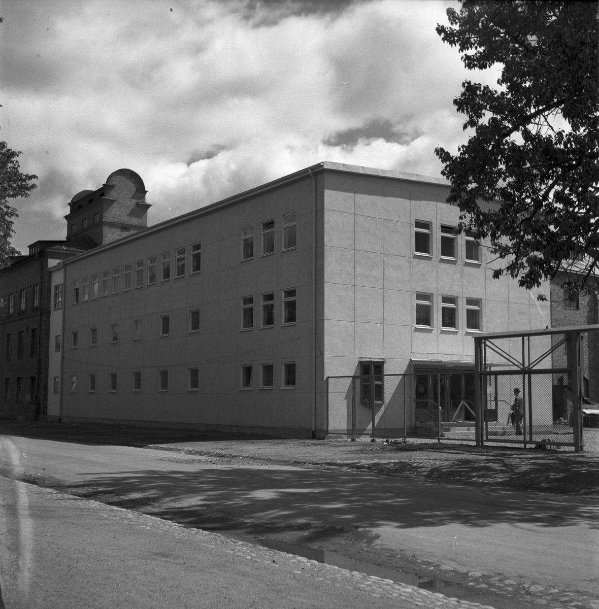 Porslinsfabrikens nya personalingång, 1948. Arbetarbladet.