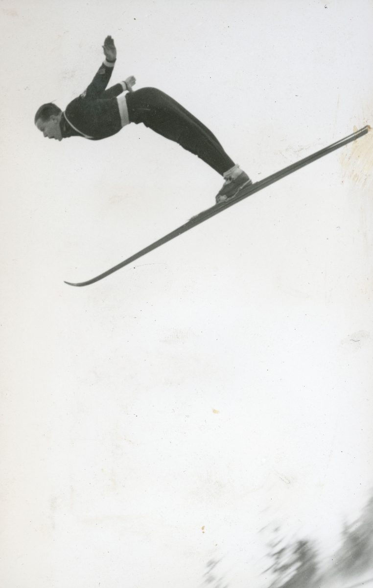 Athlete Asbjørn Ruud in action