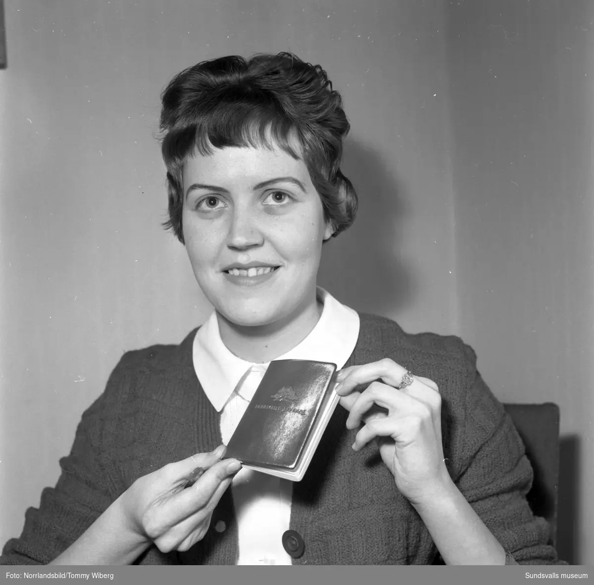 Under sparbanksveckan 1960 presenterade Sparbanken sin nyhet Guldboken, en bankbok tänkt som ett anternativ till presentkort eller kontanter vid bemärkelsedagar eller andra högtidliga tillfällen.