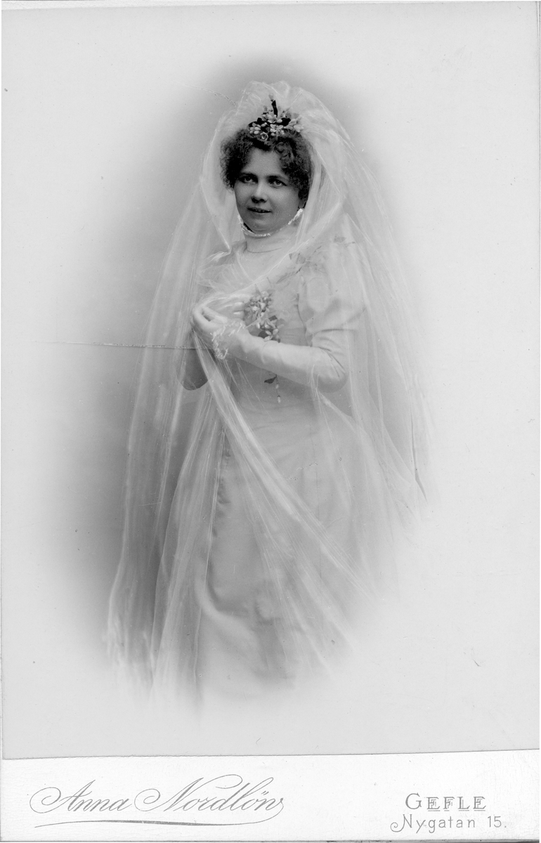Anna Björk, född Nordlöw. Foto år 1898.