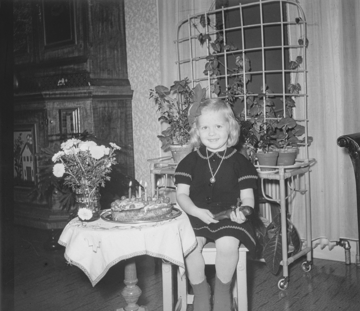 Karin Enoksson f. 21 oktober 1947, dotter på Åsmundshyttan nummer 8