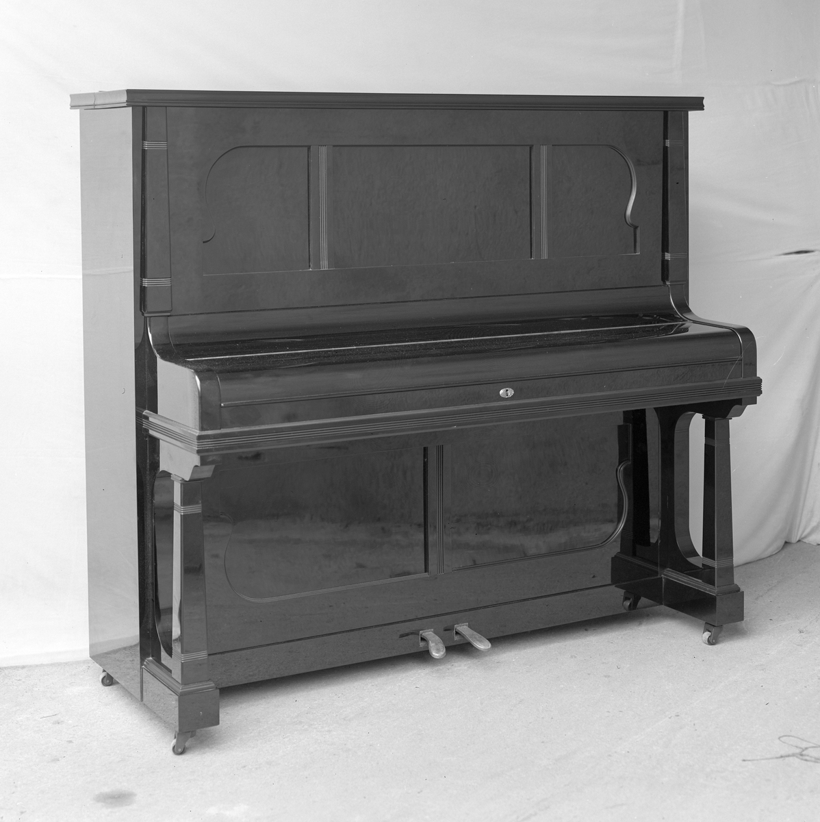 Piano från AB Gefle Orgel & Pianofabrik.