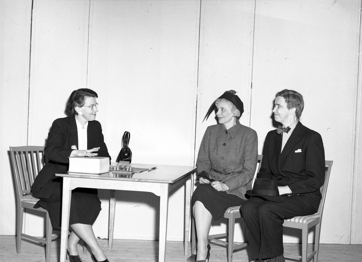 Fredrika Bremer förbund samkväm. April 1951.



