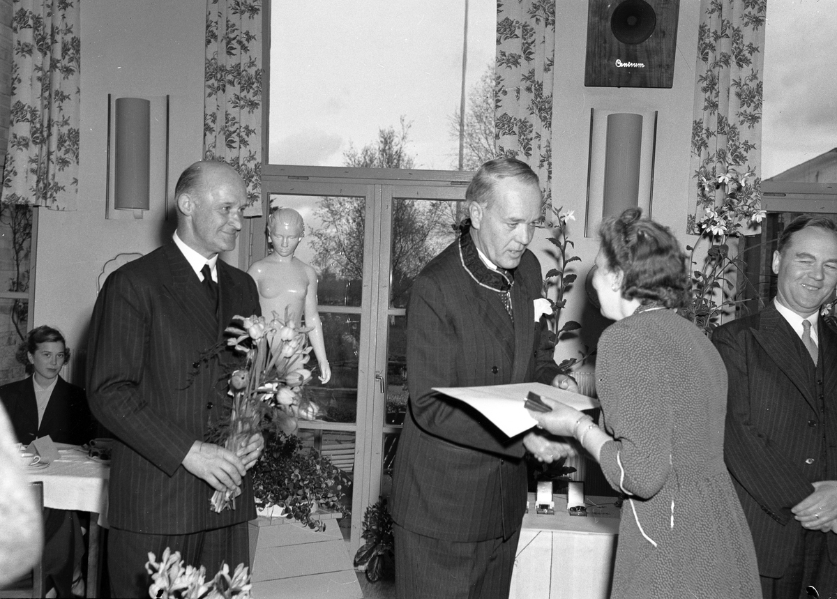 Tobaksmonopolet, medaljutdelning. Maj 1952.