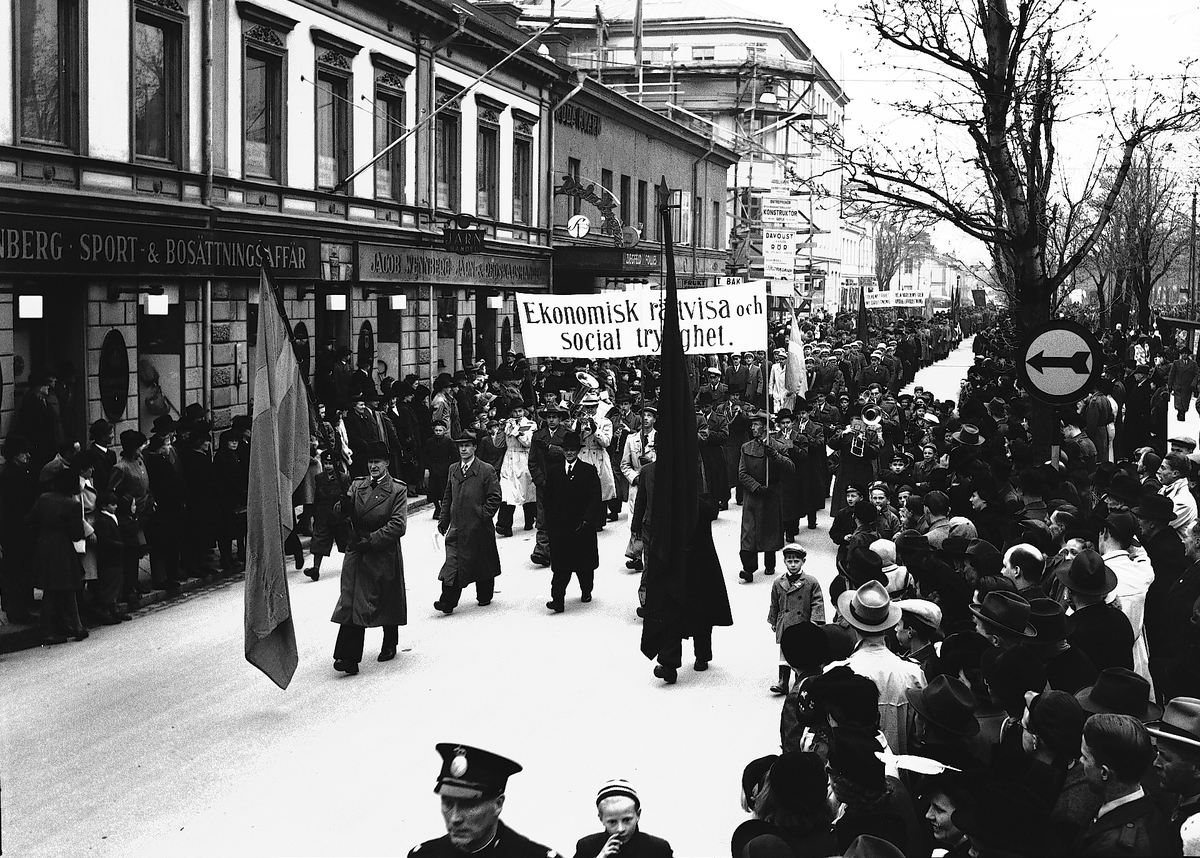 Demonstrationstågen genom staden. Den 19 september 1946.