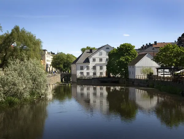 Akademikvarnen invid Fyrisån.