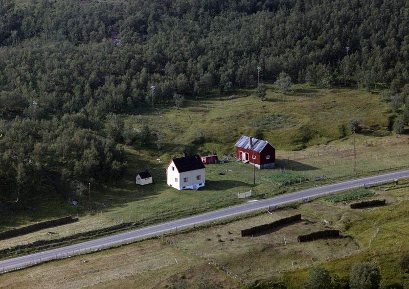 Fjøs fra Indre Billefjord (Foto/Photo)