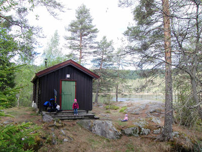 DNT Ringerikes hytte Hovinkoia i Holleia våren 2011. (Foto/Photo)