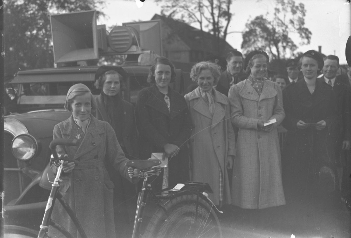 Juni 1938. Springpojkstävling och Trafik vecka. Reportage för Gefle Dagblad
