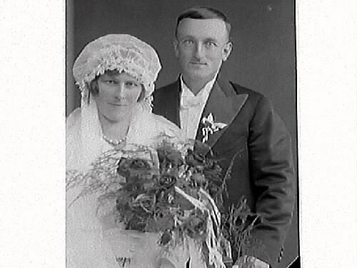 Karl Andersson med fru, Sällstorp. Brudpar. Bröllopsbild.