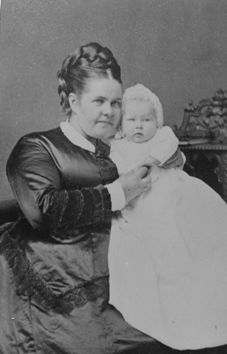 Portrett av mor og datter
