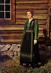 Postkort. Kvinne i bunad fra Sogn. Utstilling NF.