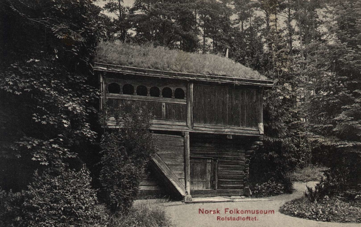 Postkort. Norsk Folkemuseum. Rolstadloftet, Gudbrandsdalen