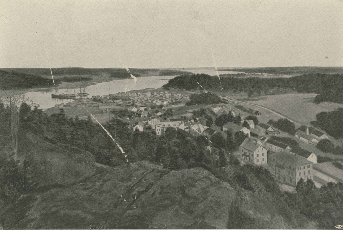 Utsikt över Gamleby samhälle och hamnen.