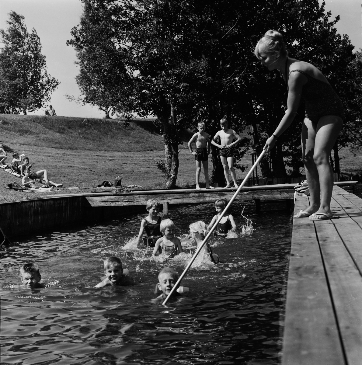 Storvads friluftsbad - "rekordår vid Storvad", Gamla Uppsala 1963