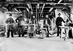 Arbeidere ved Tangen Dampsag og Høvleri, Tistedal, årstall u