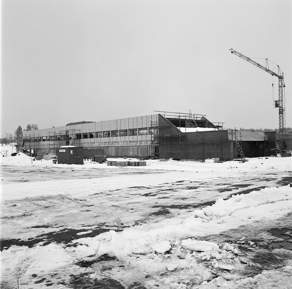 Stangehallen under bygging.