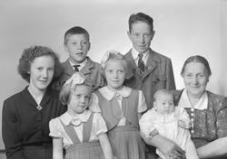Ingeborg Grytdal fra Budal med familie