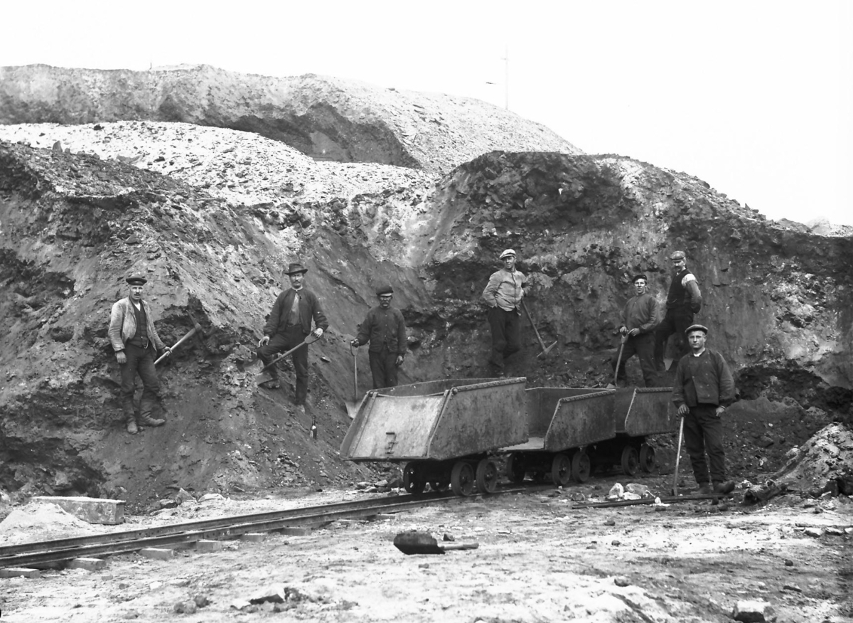 7 arbeidere, Hovde, Tagg, Hansen, 1909. 