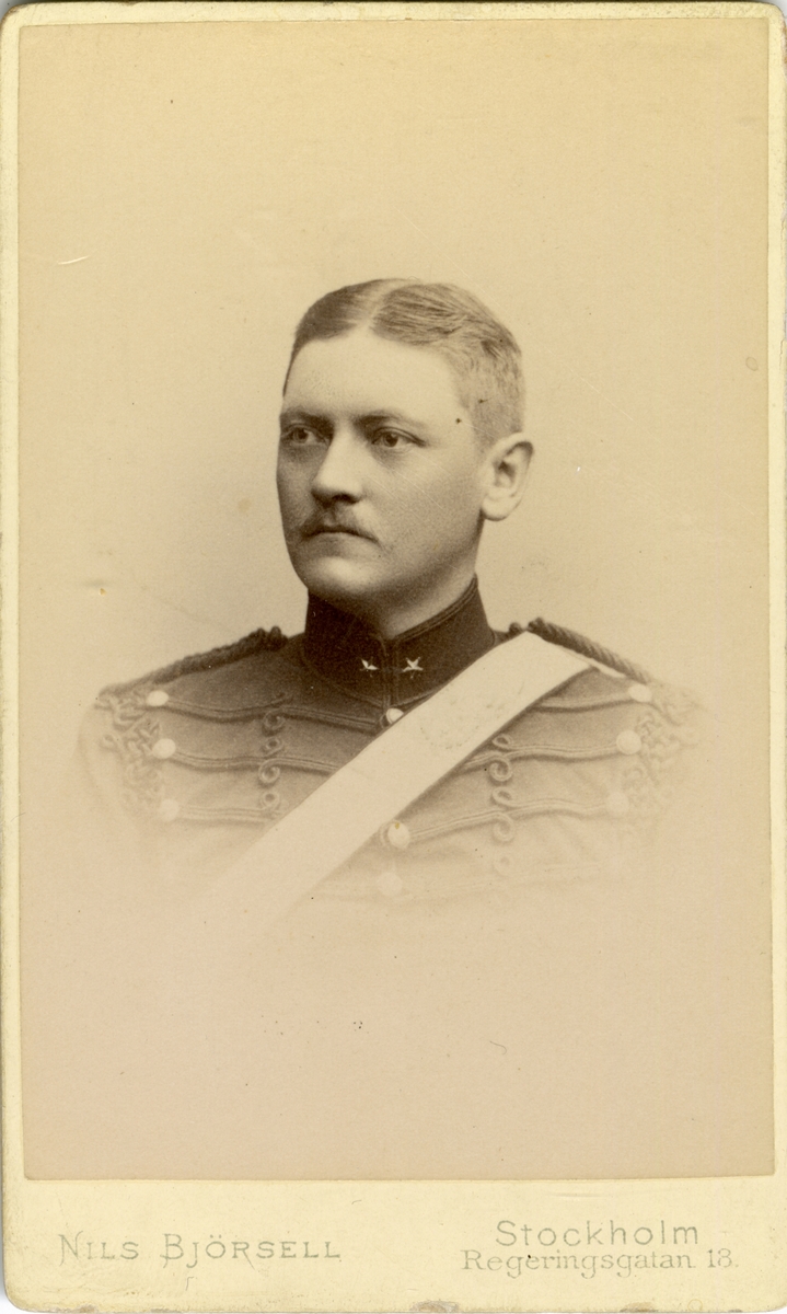 Porträtt av Knut Robert Theodor Kruse, underlöjtnant vid Svea artilleriregemente A 1.