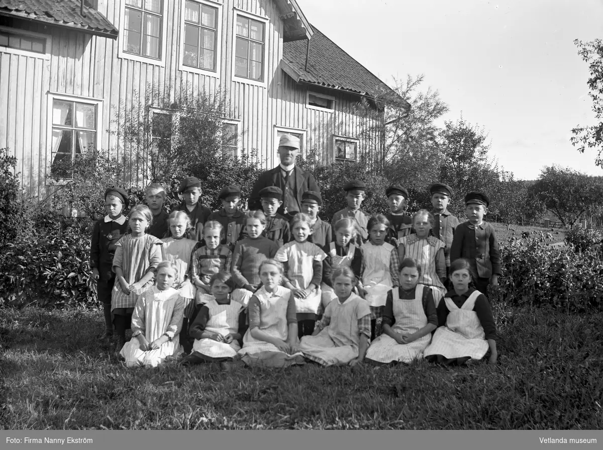Bäckseda kyrkskola, bild beställd av Edv. Boström.