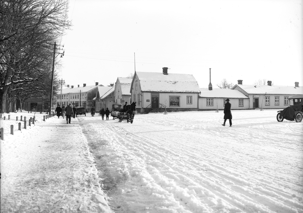 Vinterbild över Kyrktorget i Värnamo år 1923.