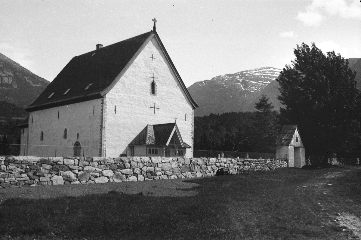 Steinkyrkje, Kinsarvik kyrkje