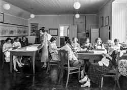 Husstellskole - håndgjerning ved Borregaard fabrikker i Sarp