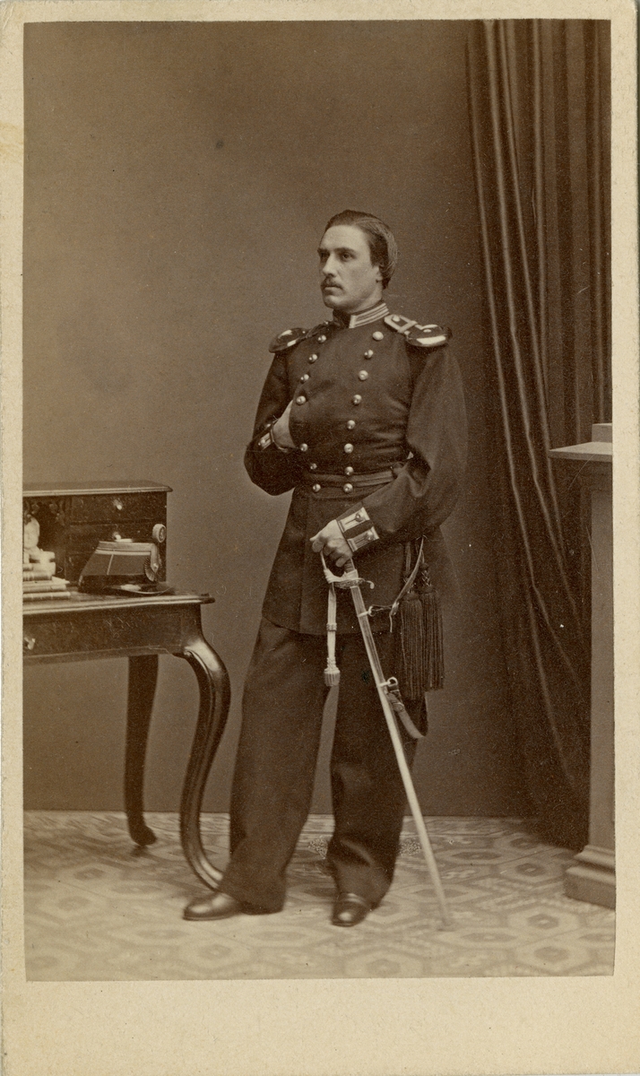 Porträtt av underlöjtnant vid Kronobergs regemente I 11.