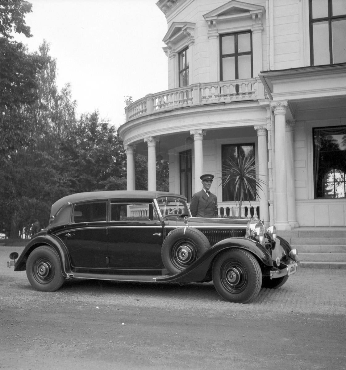 Konsul Ericsson. Nederländska ministerbesöket 1936.
Bilen en Mercedes cabriolet mod.290 (1934-1936).