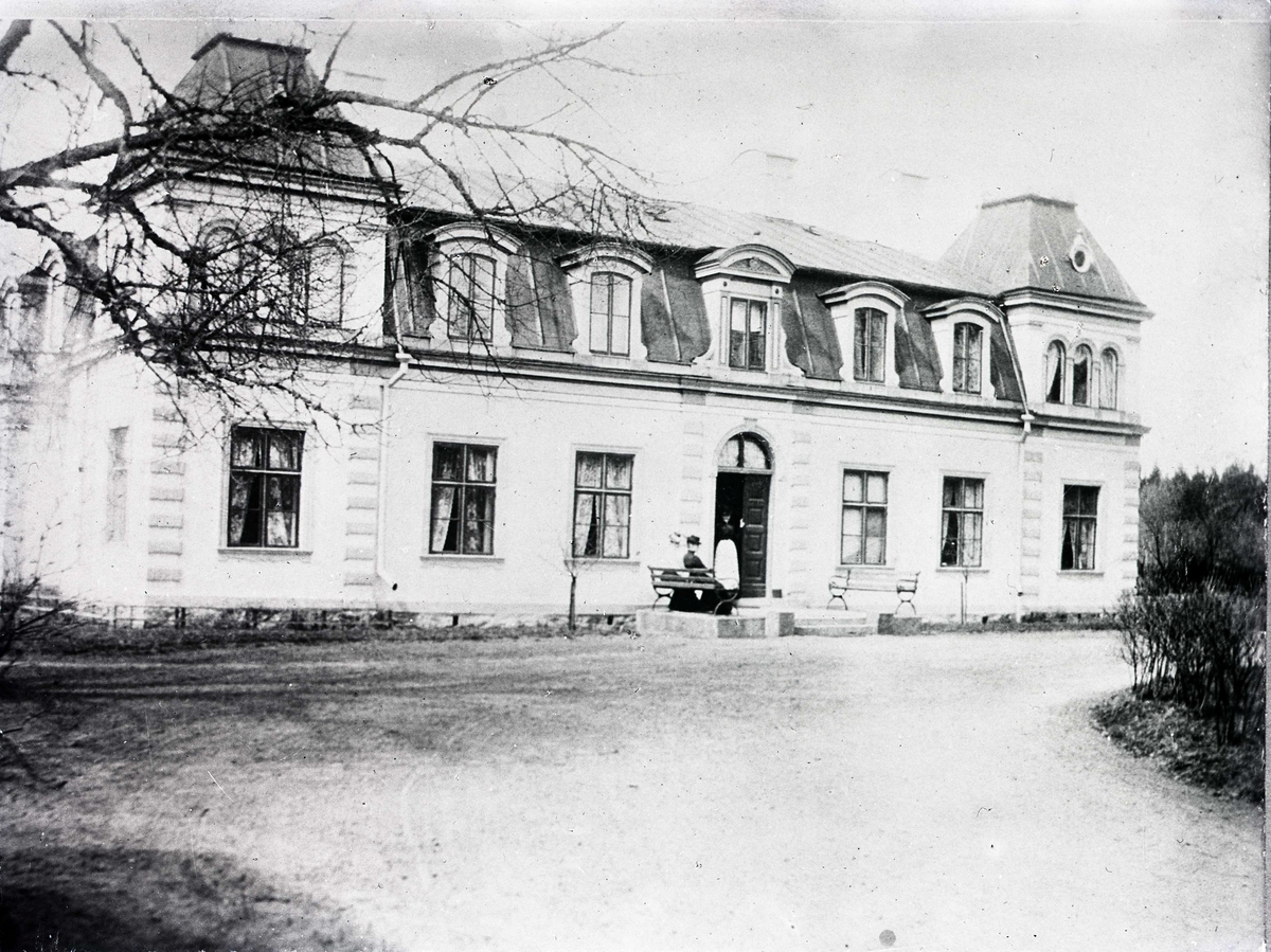 Huvudbyggnaden vid Gårdveda i Hultsfred 1903.