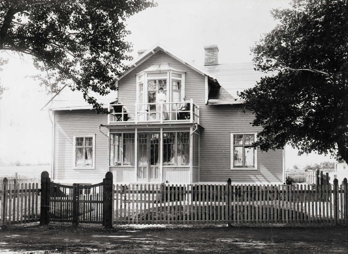 foto-av-hans-rydbergs-farfars-hus-byggt-i-b-rjan-av-1900-talet-fotot