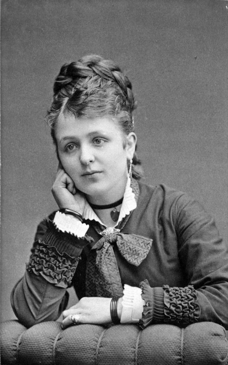 Fröken Terese Lundgren, 1880-tal.