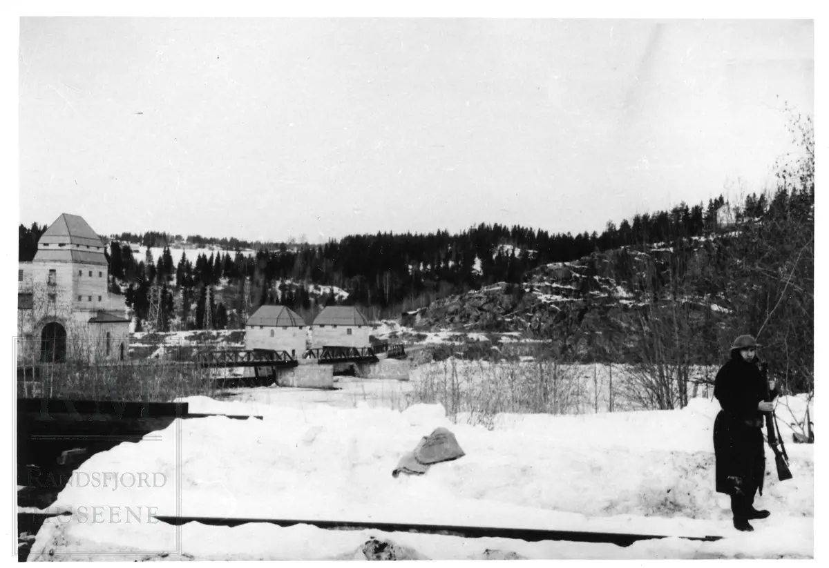 Bilder fra forsvaret av Solbergfoss ved Askim i april 1940.