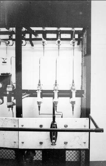 Elektriskt ställverk. 1918 uppsattes ställverket i mellersta tornet i slutvärnet. Olika avdelningar anslöts efterhand till detta ställverk, bl.a. Vanäs mäss.