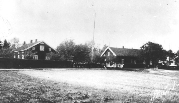 Ellen Kock drev fotoateljé i Vara. Innehavare Johan Albert Kock, Ellens make. Firman etablerades 1903. Filial i Gullspång.
