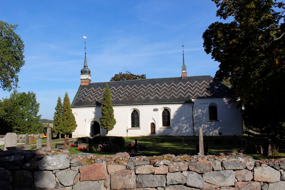 Arkeologisk schaktningsövervakning, schaktningsarbete, Dalby kyrka, Dalby socken, Uppland 2016