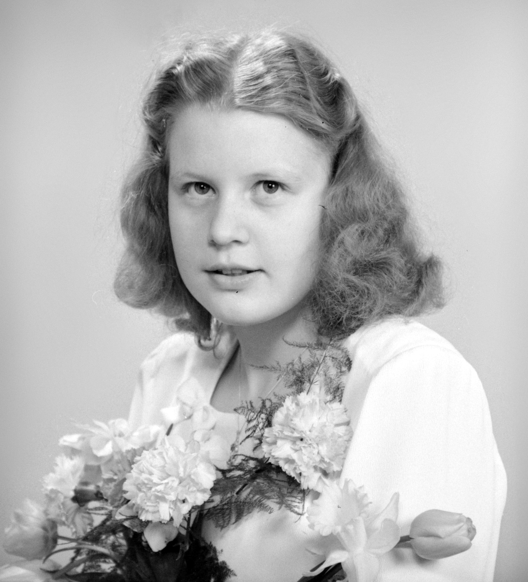 Konfirmanden Ingejärd Norgren. Foto 1947.

